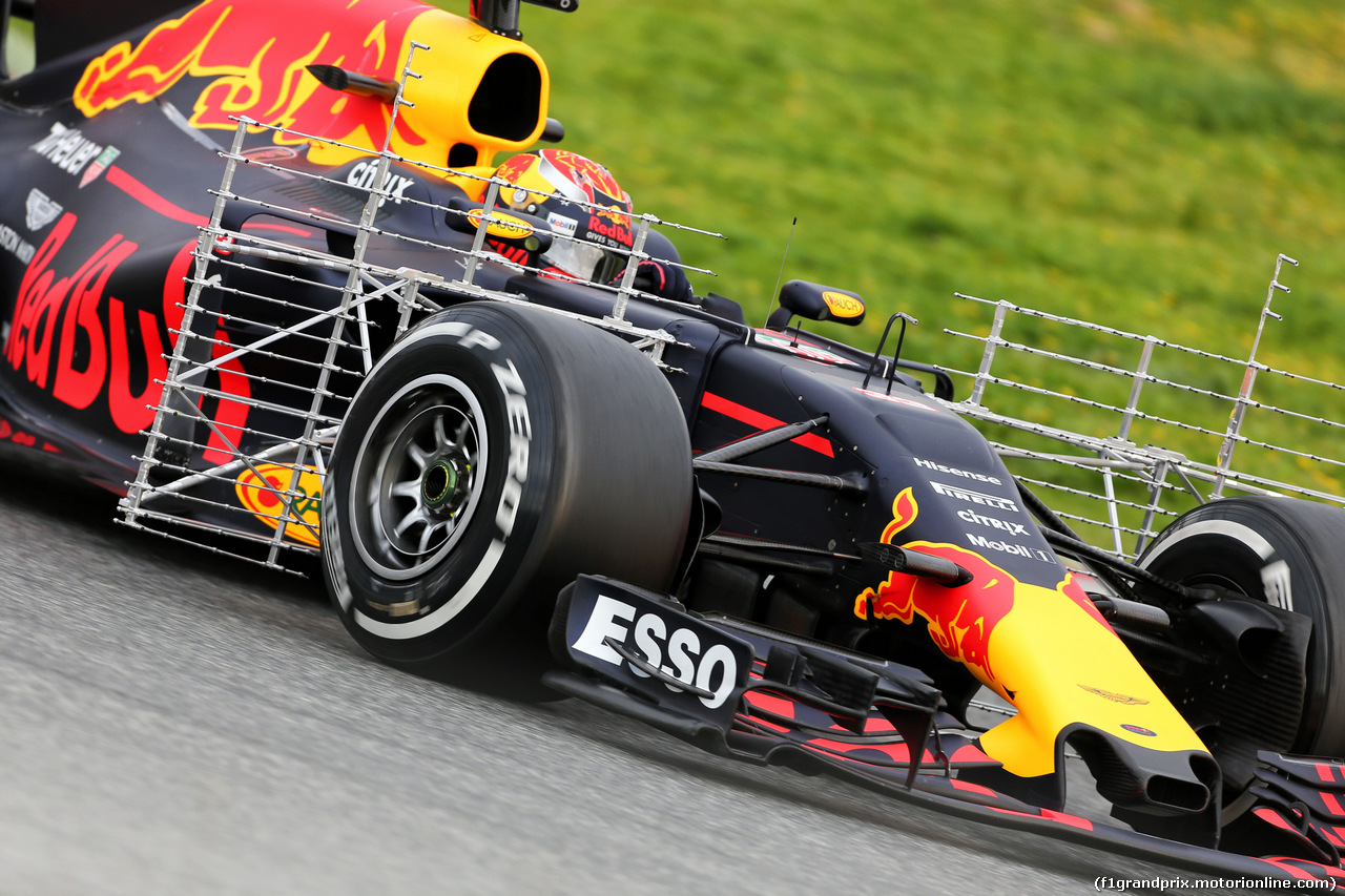 TEST F1 BARCELLONA 28 FEBBRAIO, Max Verstappen (NLD) Red Bull Racing RB13 running sensor equipment.
28.02.2017.