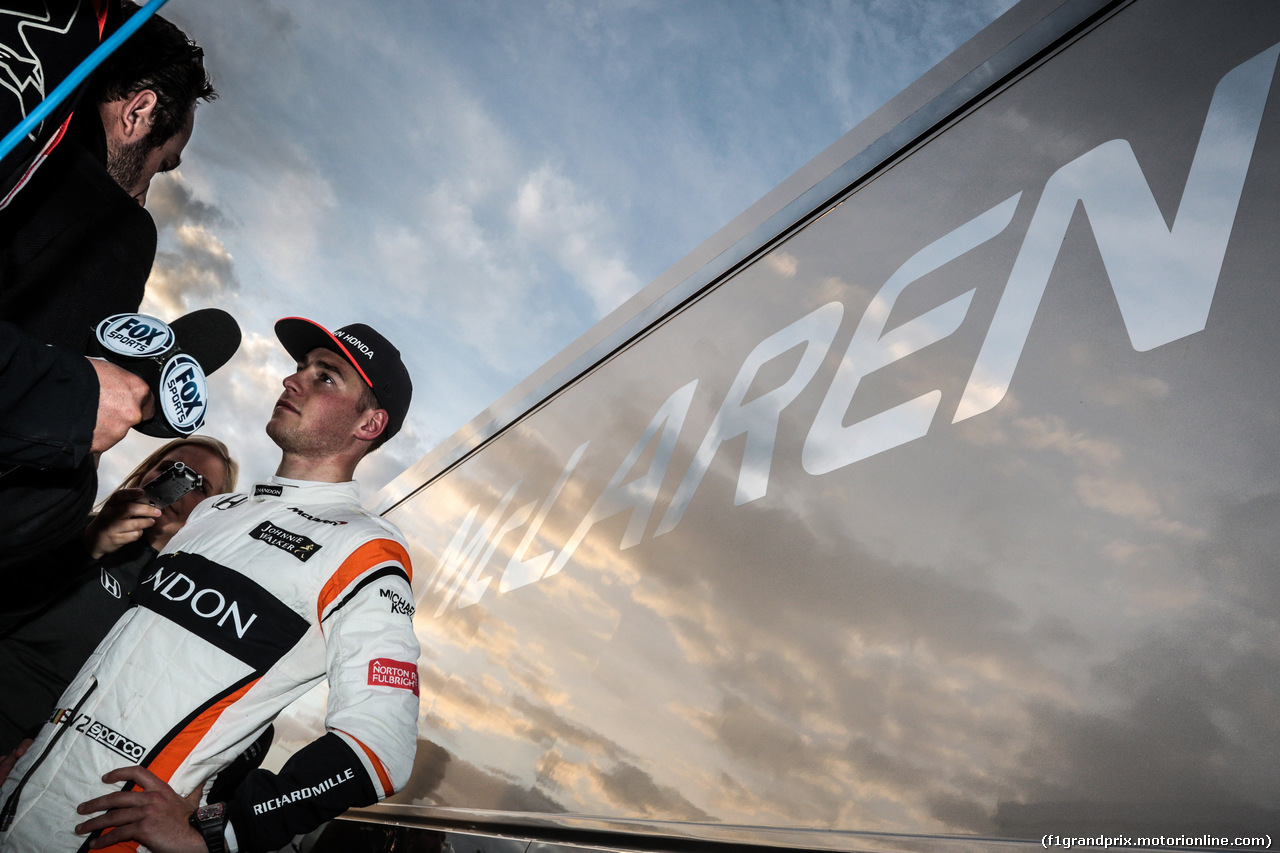 TEST F1 BARCELLONA 28 FEBBRAIO, Stoffel Vandoorne (BEL) McLaren with the media.
28.02.2017.