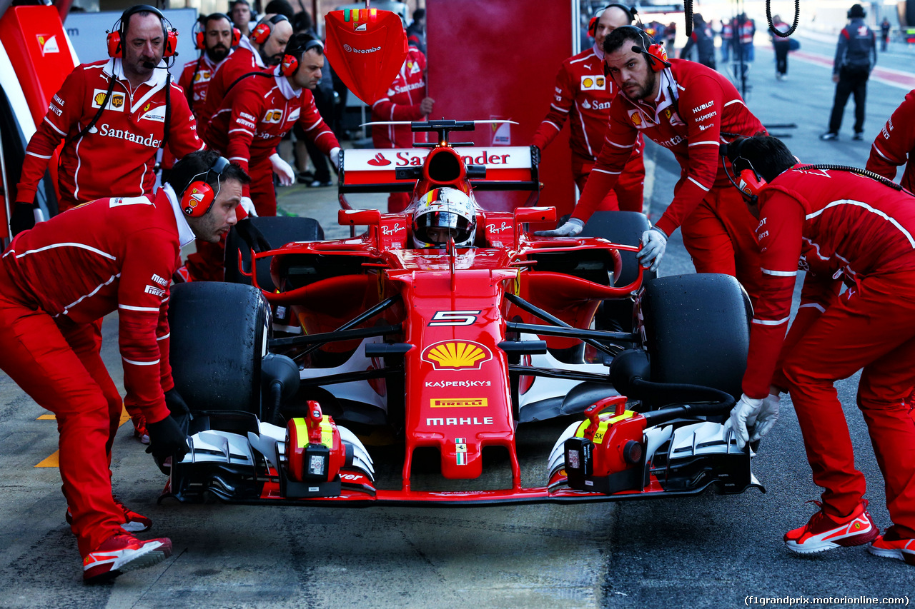 TEST F1 BARCELLONA 7 MARZO, Sebastian Vettel (GER) Ferrari SF70H in the pits.
07.03.2017.