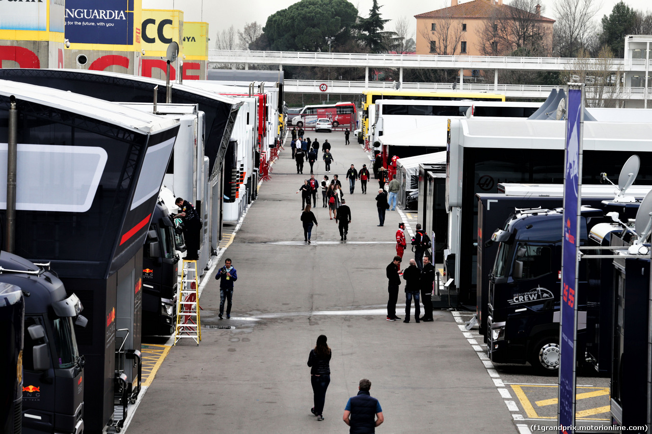 TEST F1 BARCELLONA 8 MARZO, The paddock.
08.03.2017.
