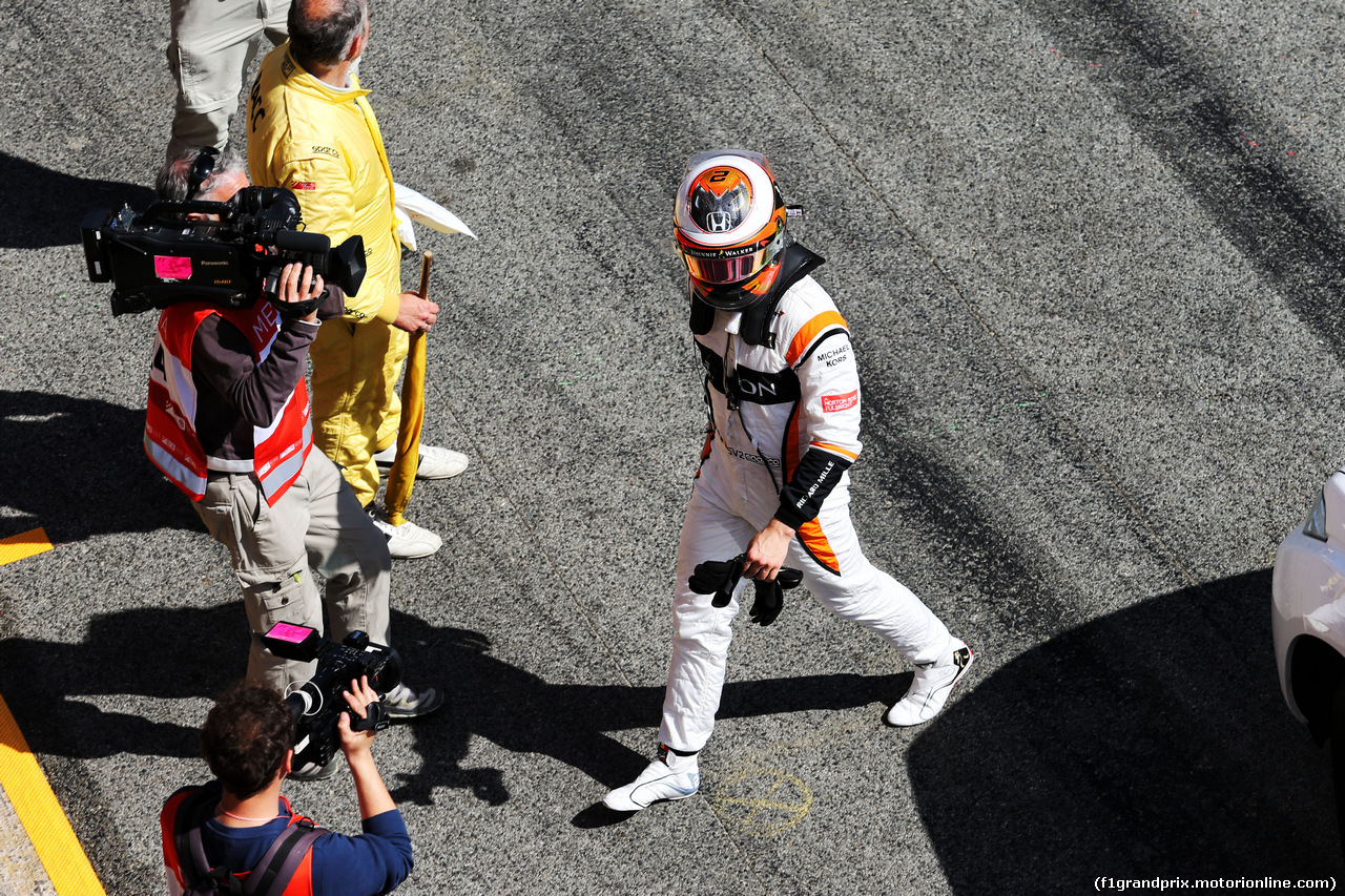 TEST F1 BARCELLONA 9 MARZO, Stoffel Vandoorne (BEL) McLaren returns to the pits after stopping on the circuit.
09.03.2017.