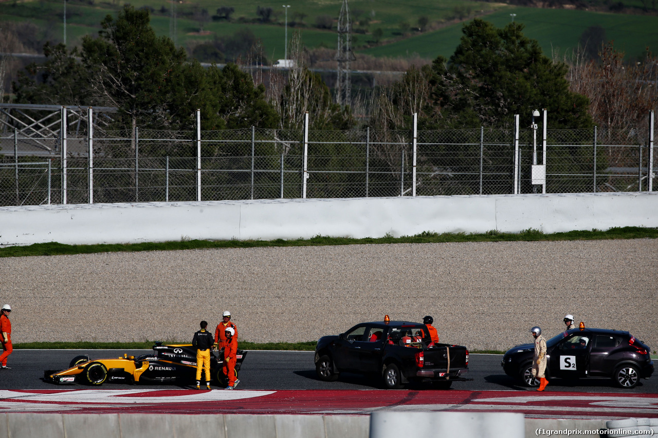 TEST F1 BARCELLONA 9 MARZO, Jolyon Palmer (GBR) Renault Sport F1 Team RS17 stops on the circuit.
09.03.2017.