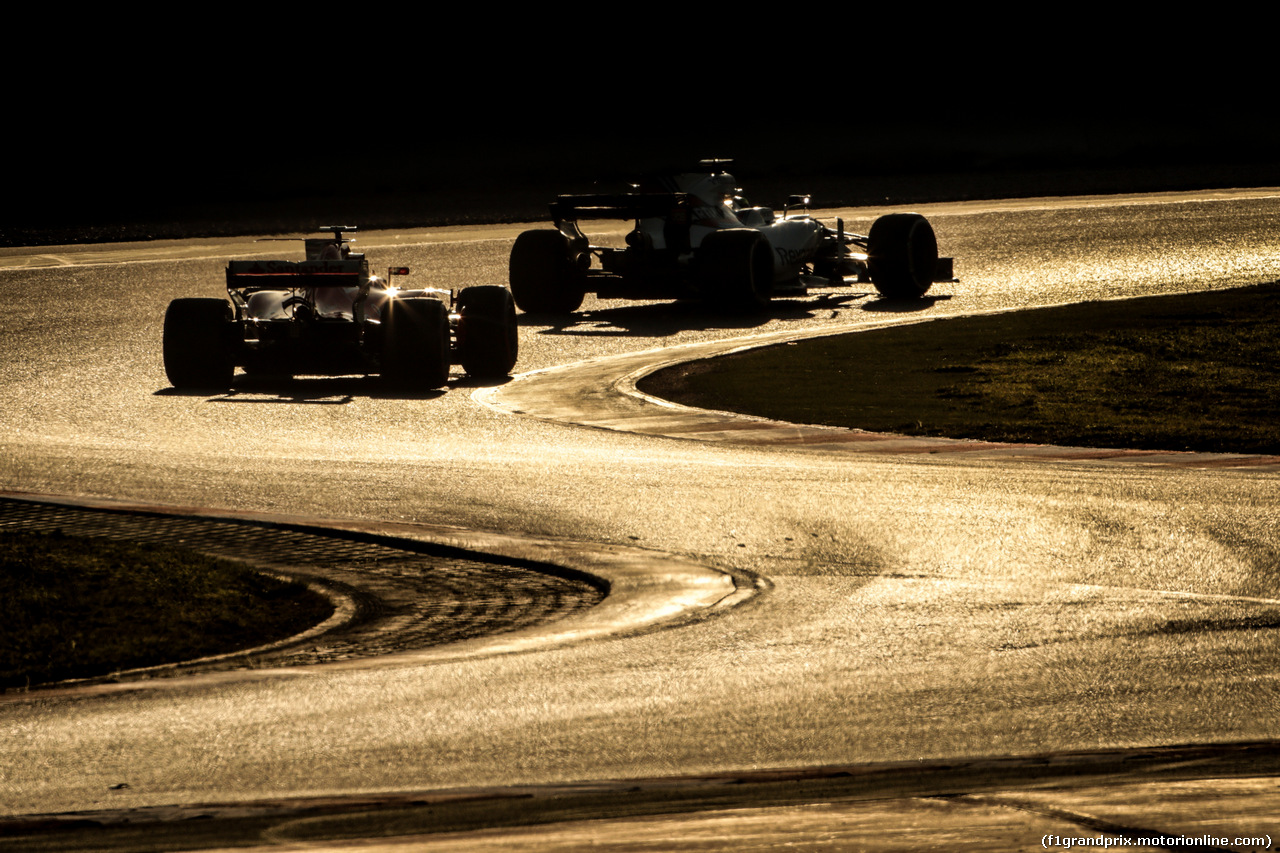 TEST F1 BARCELLONA 9 MARZO, Felipe Massa (BRA) Williams FW40 davanti a Sebastian Vettel (GER) Ferrari SF70H.
09.03.2017.