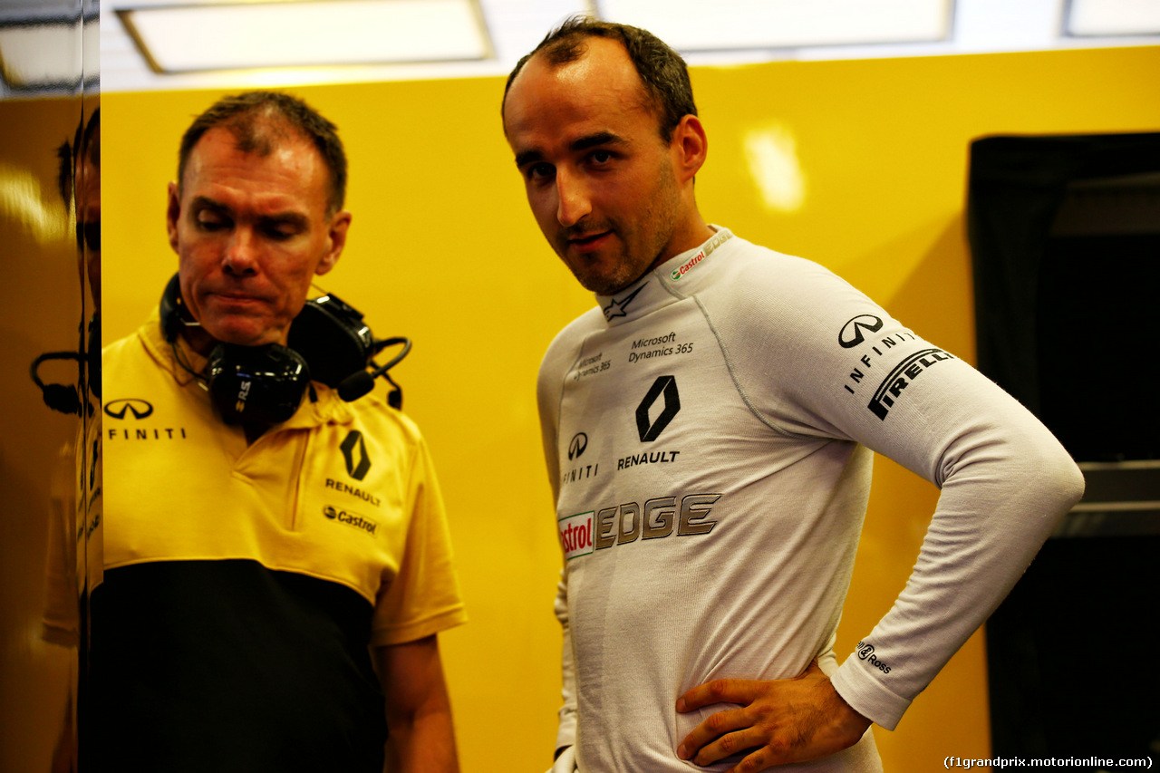 TEST F1 BUDAPEST 02 AGOSTO, Robert Kubica (POL) Renault Sport F1 Team Test Driver with Alan Permane (GBR) Renault Sport F1 Team Trackside Operations Director.
02.08.2017.