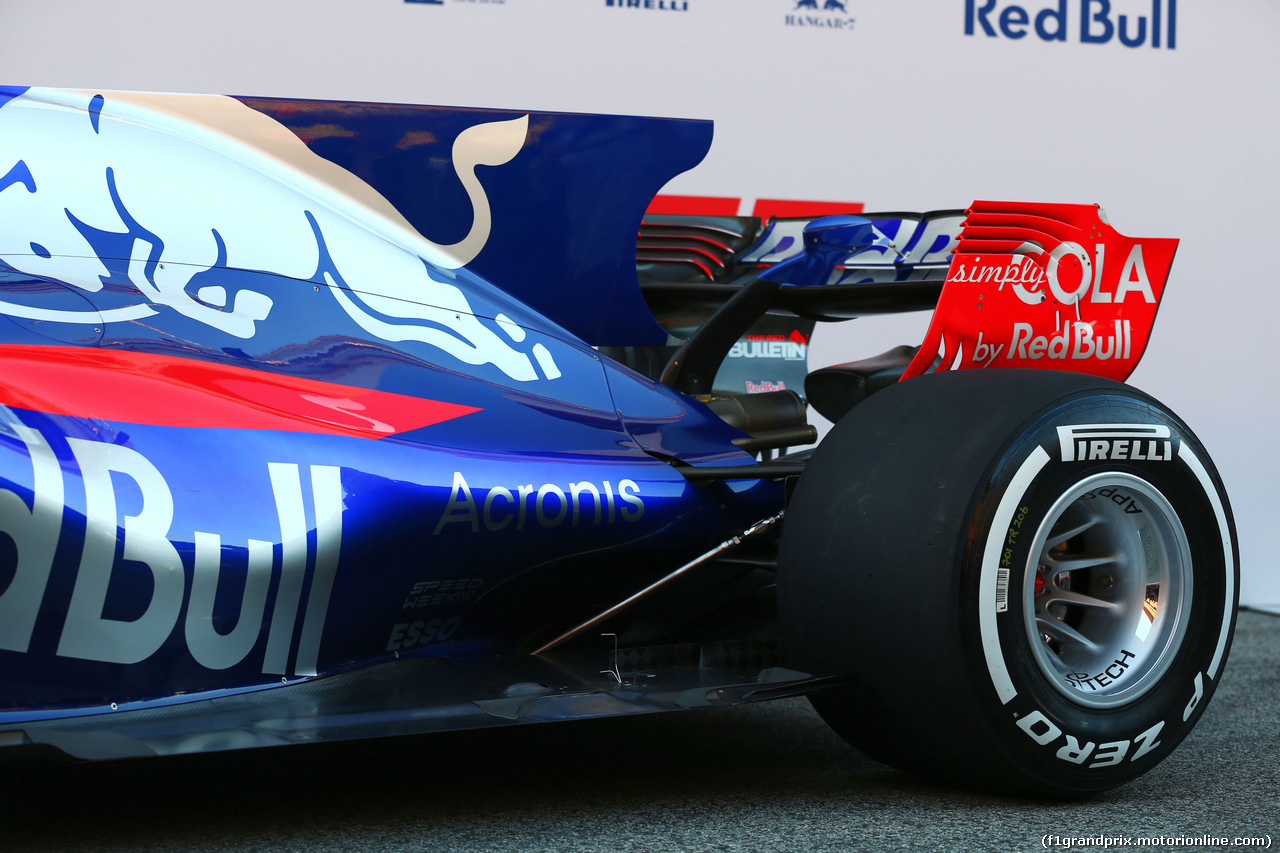 TORO ROSSO STR12, Scuderia Toro Rosso STR12 rear suspension detail.
26.02.2017.
