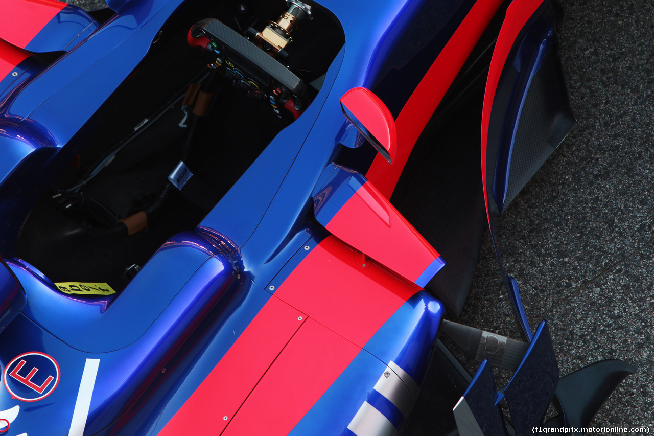 TORO ROSSO STR12, Scuderia Toro Rosso STR12 sidepod detail.
26.02.2017.