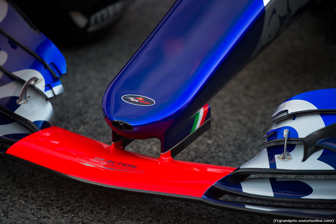 TORO ROSSO STR12, Scuderia Toro Rosso STR12 front wing.
26.02.2017.