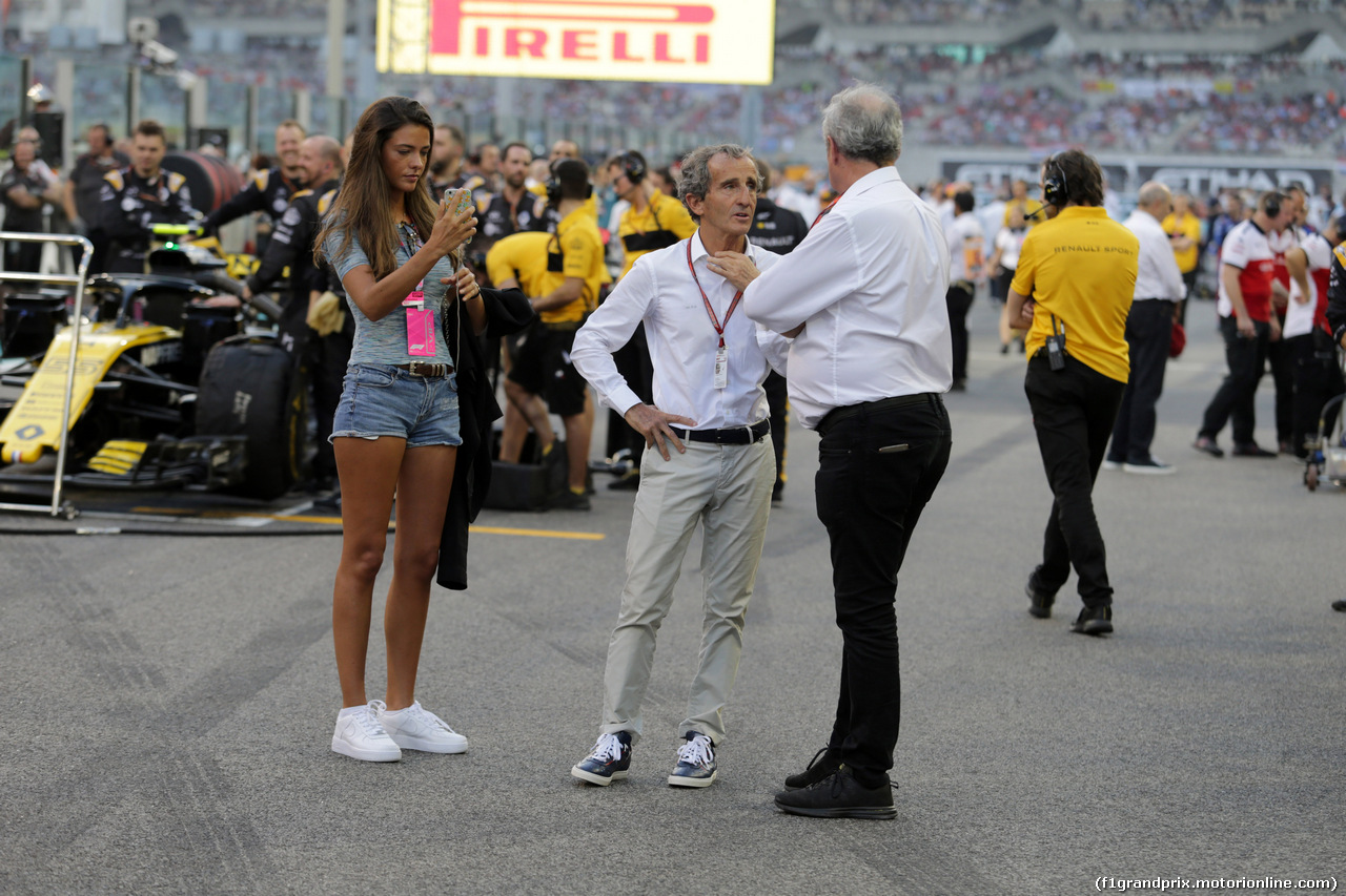 GP ABU DHABI, 25.11.2018 - Gara, Alain Prost (FRA) Renault Sport F1 Team Special Advisor e Jerome Stoll (FRA) Renault Sport F1 President