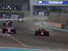 GP ABU DHABI, 25.11.2018 - Gara, Esteban Ocon (FRA) Racing Point Force India F1 VJM11 e Max Verstappen (NED) Red Bull Racing RB14