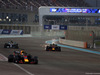 GP ABU DHABI, 25.11.2018 - Gara, Lewis Hamilton (GBR) Mercedes AMG F1 W09 e Max Verstappen (NED) Red Bull Racing RB14