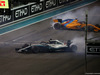 GP ABU DHABI, 25.11.2018 - Gara, Lewis Hamilton (GBR) Mercedes AMG F1 W09 e Fernando Alonso (ESP) McLaren MCL33