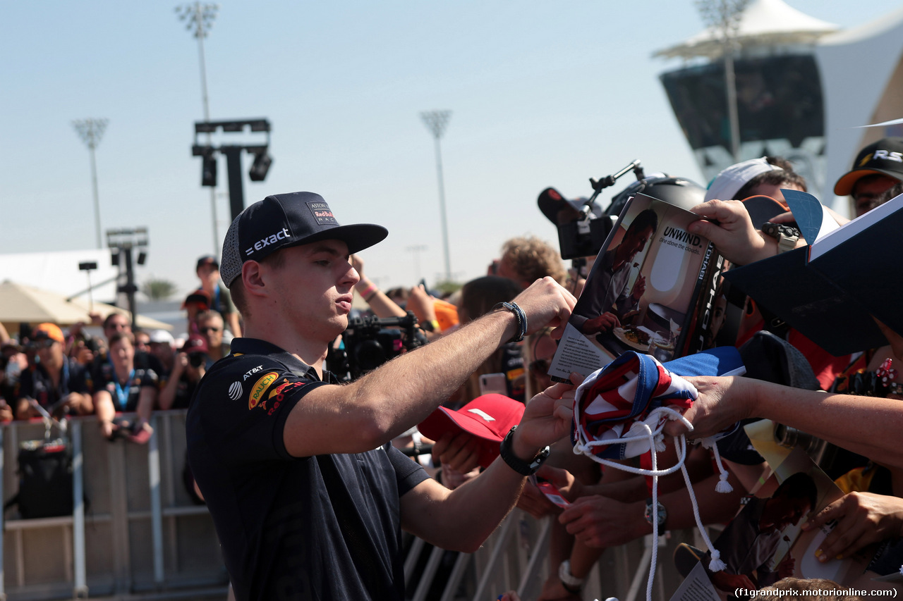 GP ABU DHABI, 23.11.2018 - Max Verstappen (NED) Red Bull Racing RB14