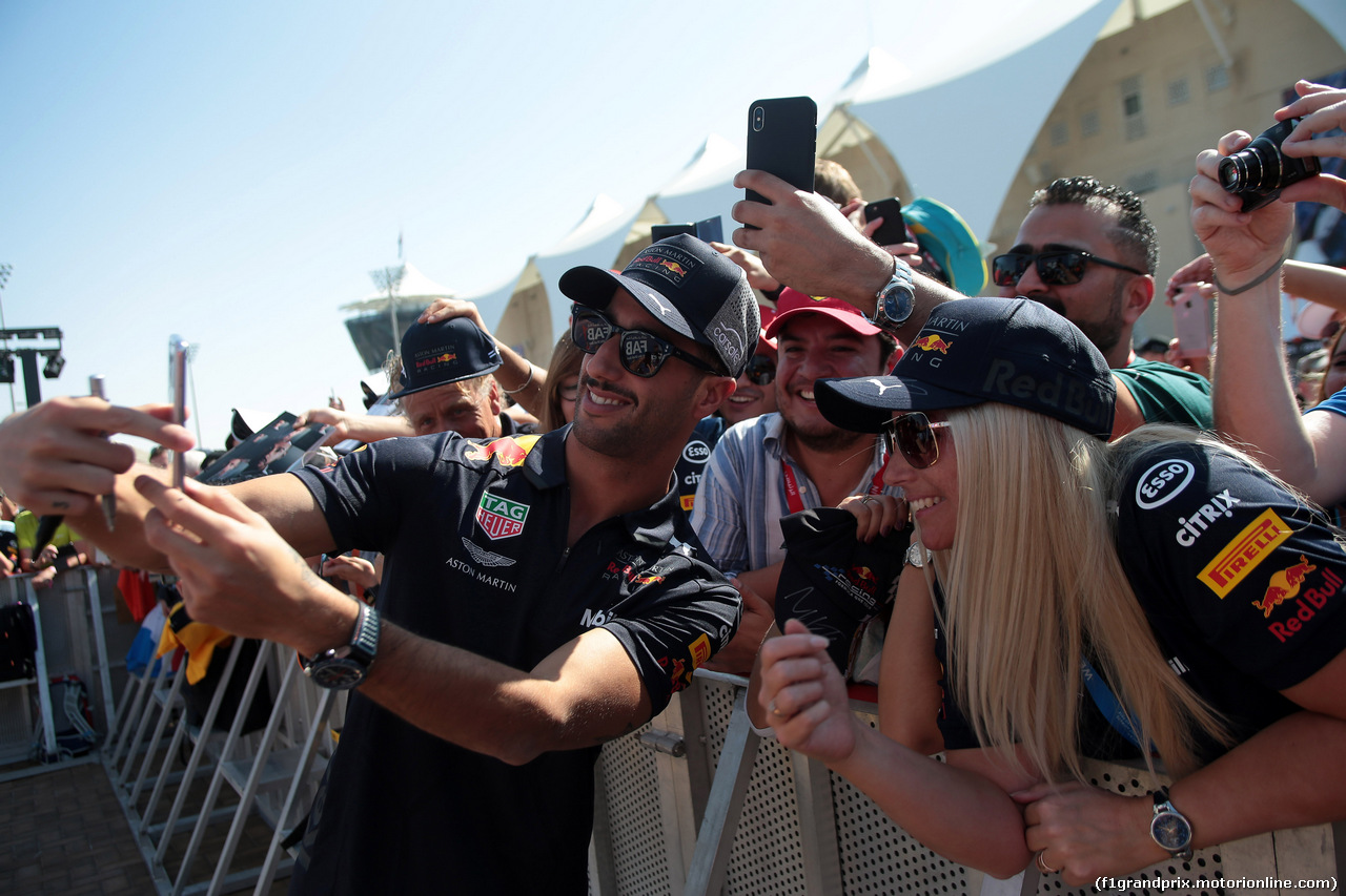 GP ABU DHABI, 23.11.2018 - Daniel Ricciardo (AUS) Red Bull Racing RB14