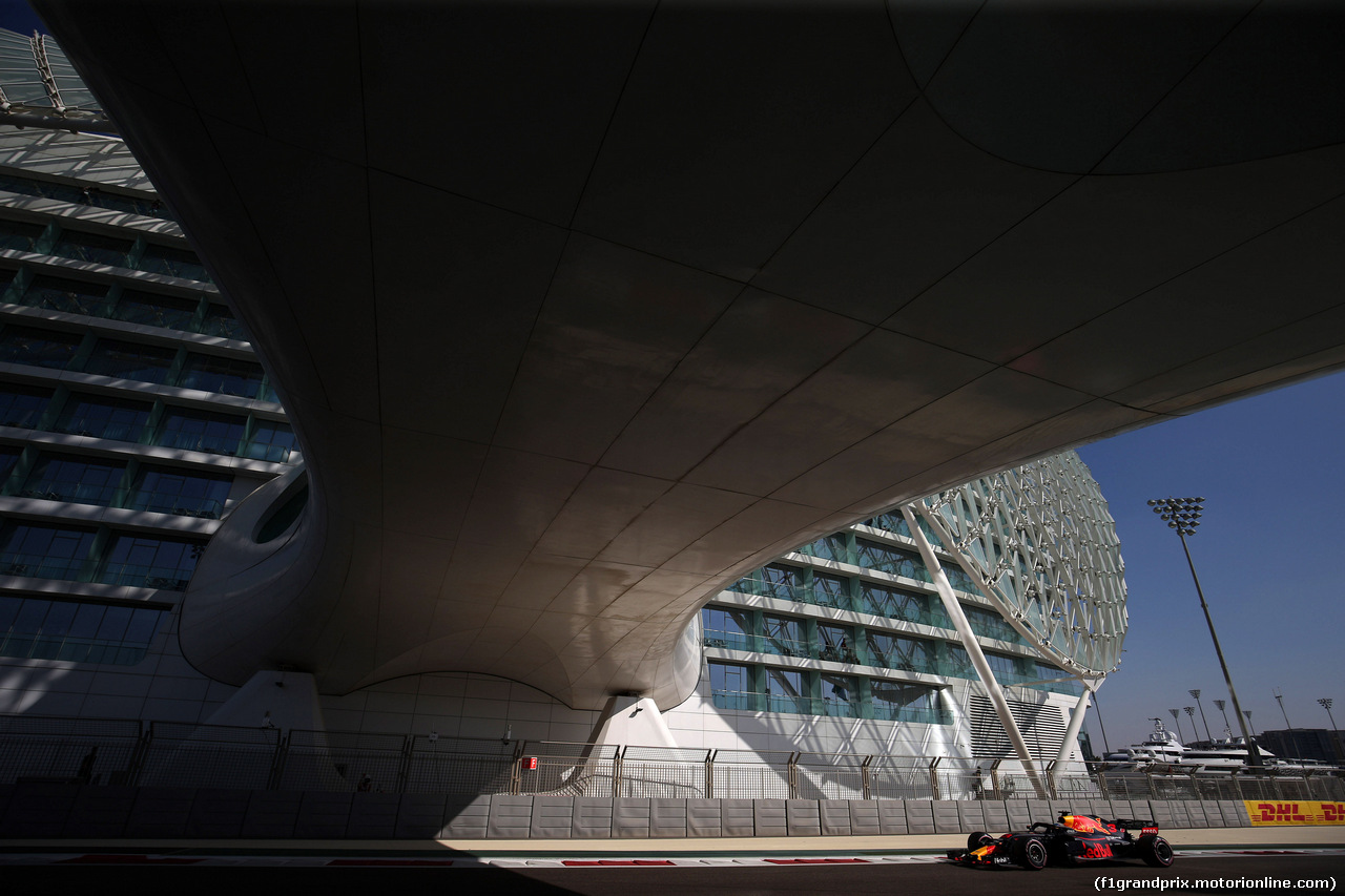 GP ABU DHABI, 23.11.2018 - Prove Libere 1, Daniel Ricciardo (AUS) Red Bull Racing RB14