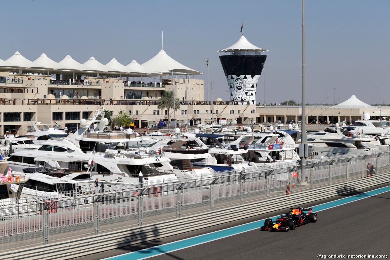 GP ABU DHABI, 23.11.2018 - Prove Libere 1, Daniel Ricciardo (AUS) Red Bull Racing RB14