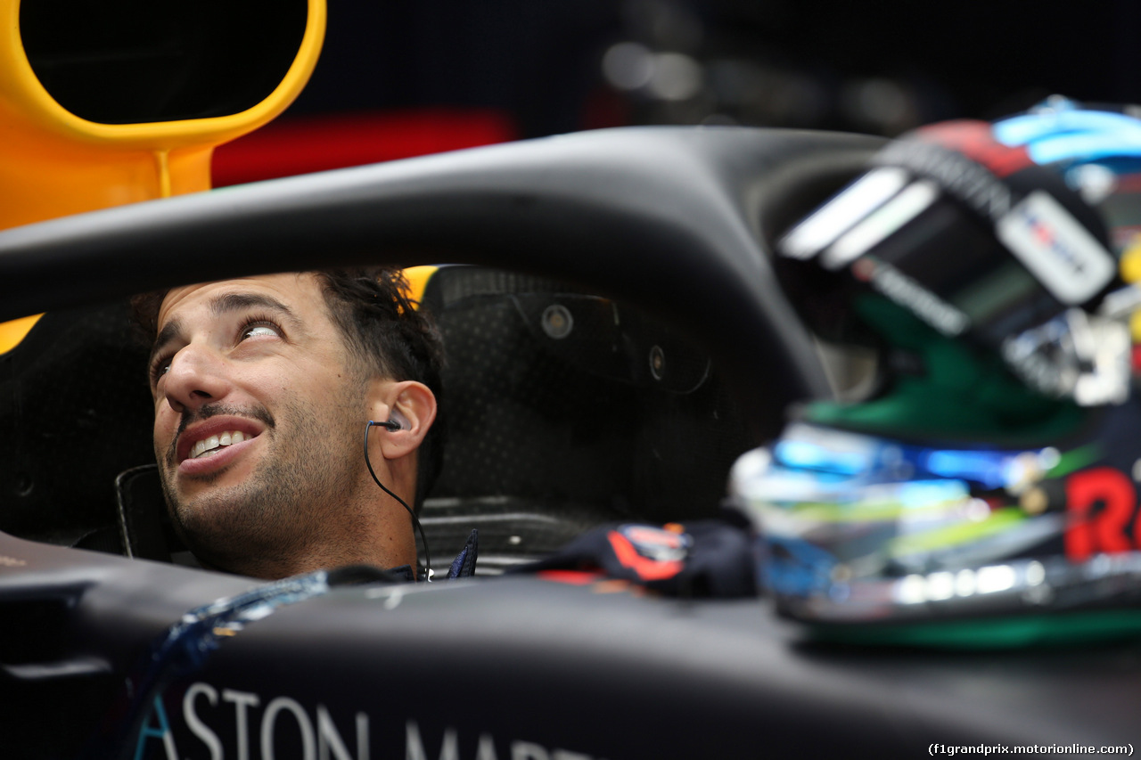 GP ABU DHABI, 23.11.2018 - Prove Libere 1, Daniel Ricciardo (AUS) Red Bull Racing RB14
