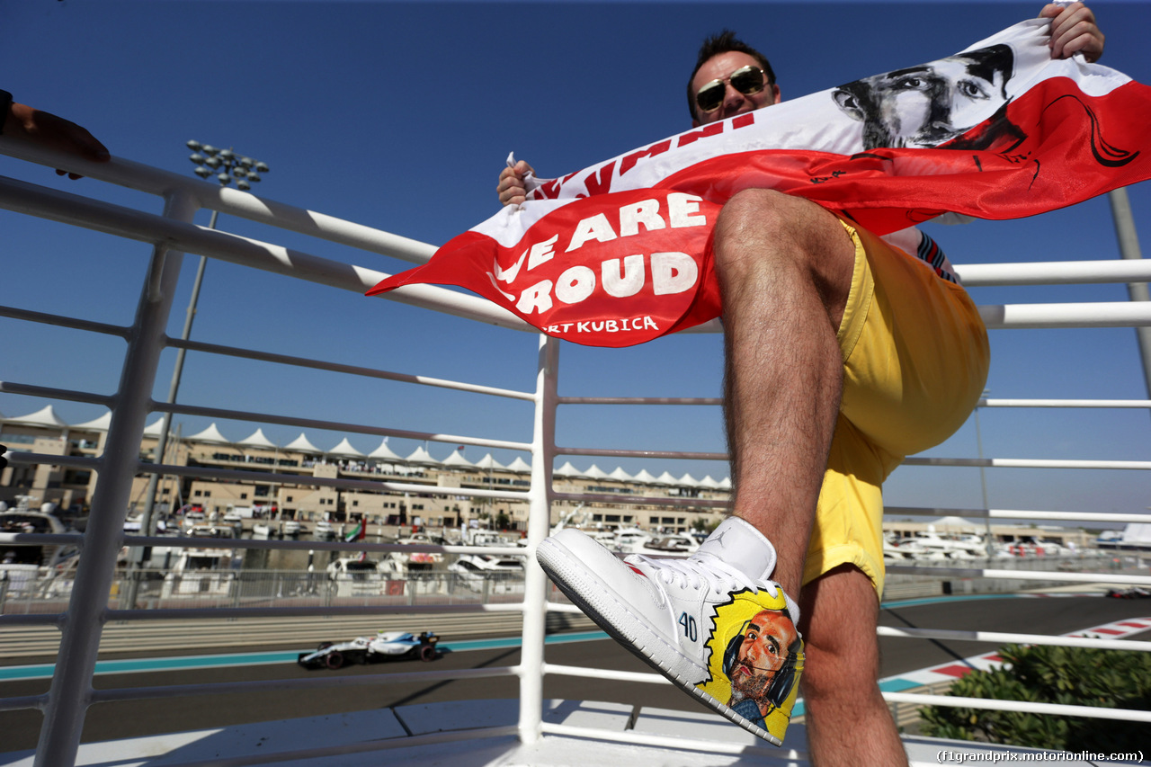 GP ABU DHABI, 23.11.2018 - Prove Libere 1, A fan of Robert Kubica (POL) Williams FW41 Reserve e Development Driver