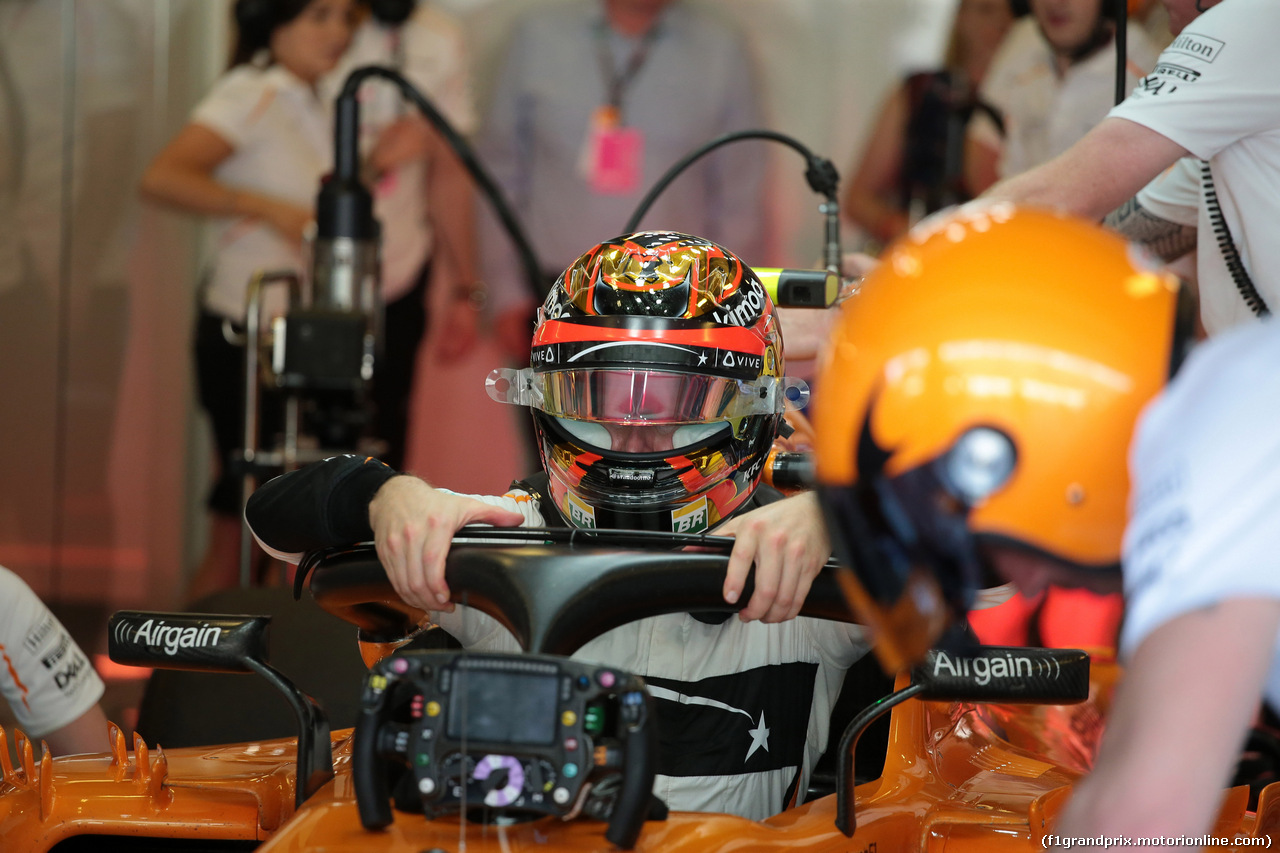 GP ABU DHABI, 23.11.2018 - Prove Libere 1, Stoffel Vandoorne (BEL) McLaren MCL33