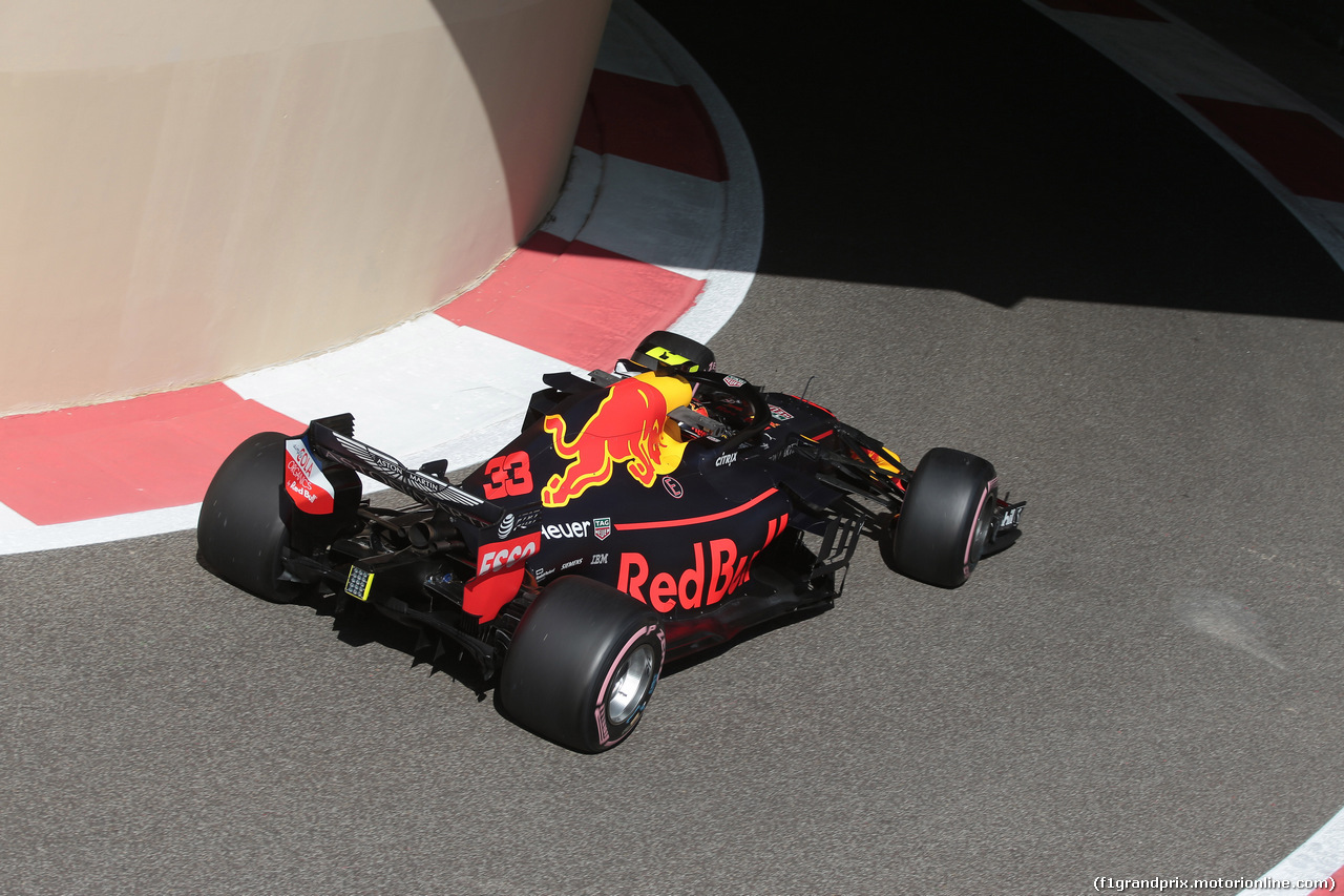 GP ABU DHABI, 23.11.2018 - Prove Libere 1, Max Verstappen (NED) Red Bull Racing RB14