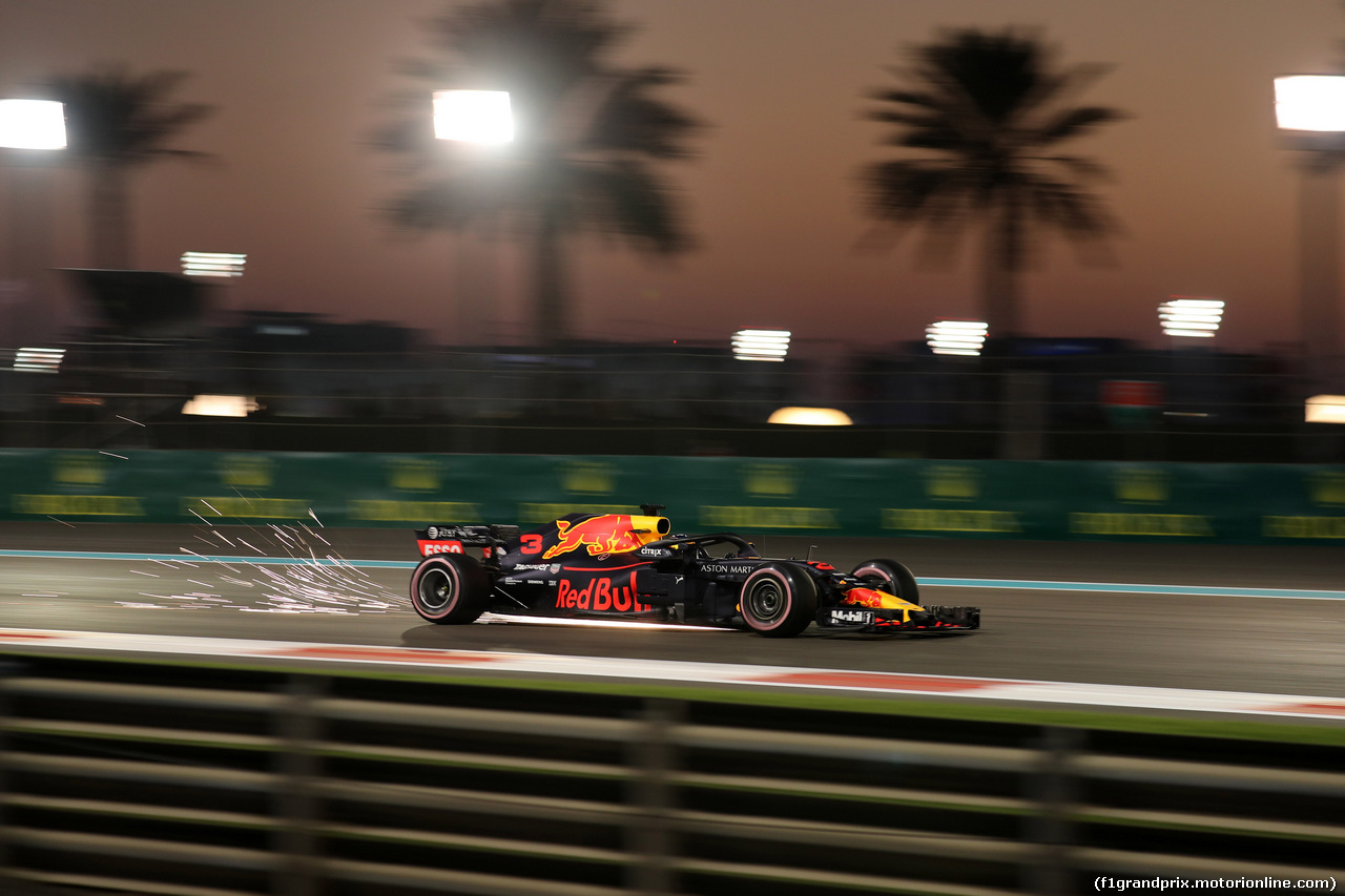 GP ABU DHABI, 23.11.2018 - Prove Libere 2, Daniel Ricciardo (AUS) Red Bull Racing RB14