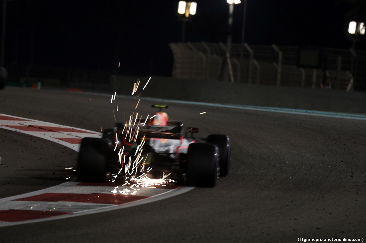 GP ABU DHABI, 23.11.2018 - Prove Libere 2, Max Verstappen (NED) Red Bull Racing RB14