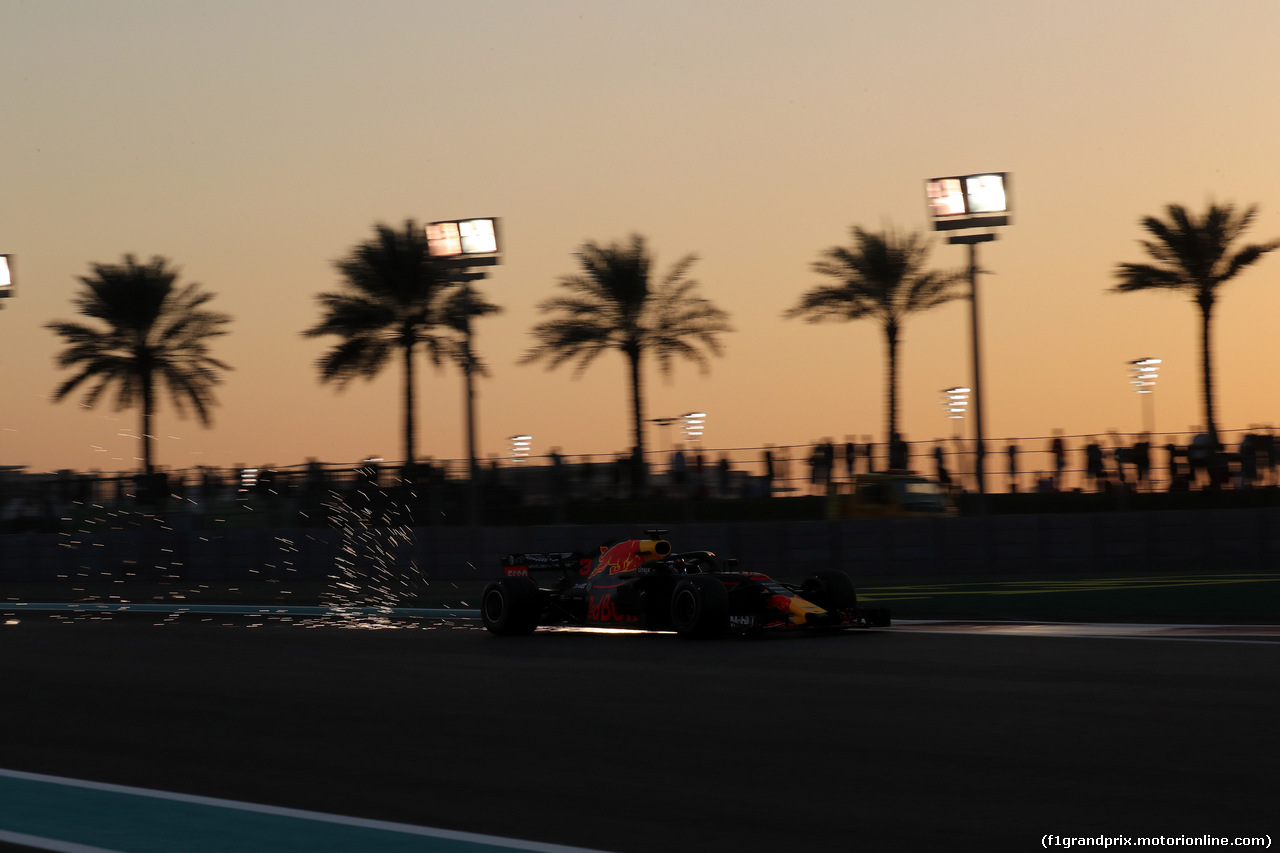 GP ABU DHABI, 23.11.2018 - Prove Libere 2, Daniel Ricciardo (AUS) Red Bull Racing RB14