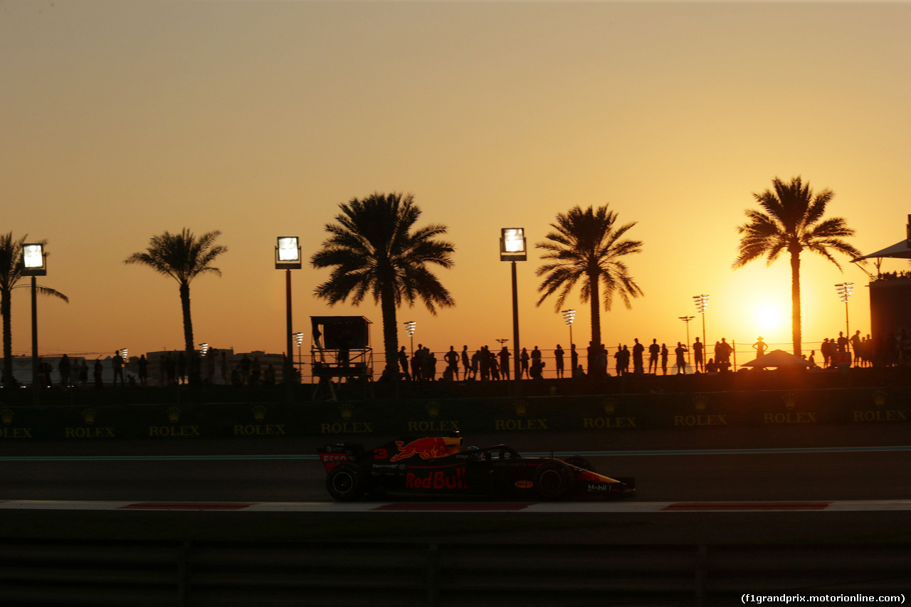 GP ABU DHABI, 23.11.2018 - Prove Libere 2, Daniel Ricciardo (AUS) Red Bull Racing RB14
