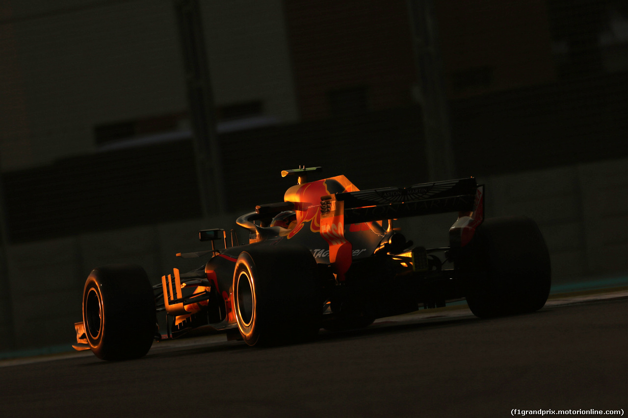 GP ABU DHABI, 23.11.2018 - Prove Libere 2, Max Verstappen (NED) Red Bull Racing RB14