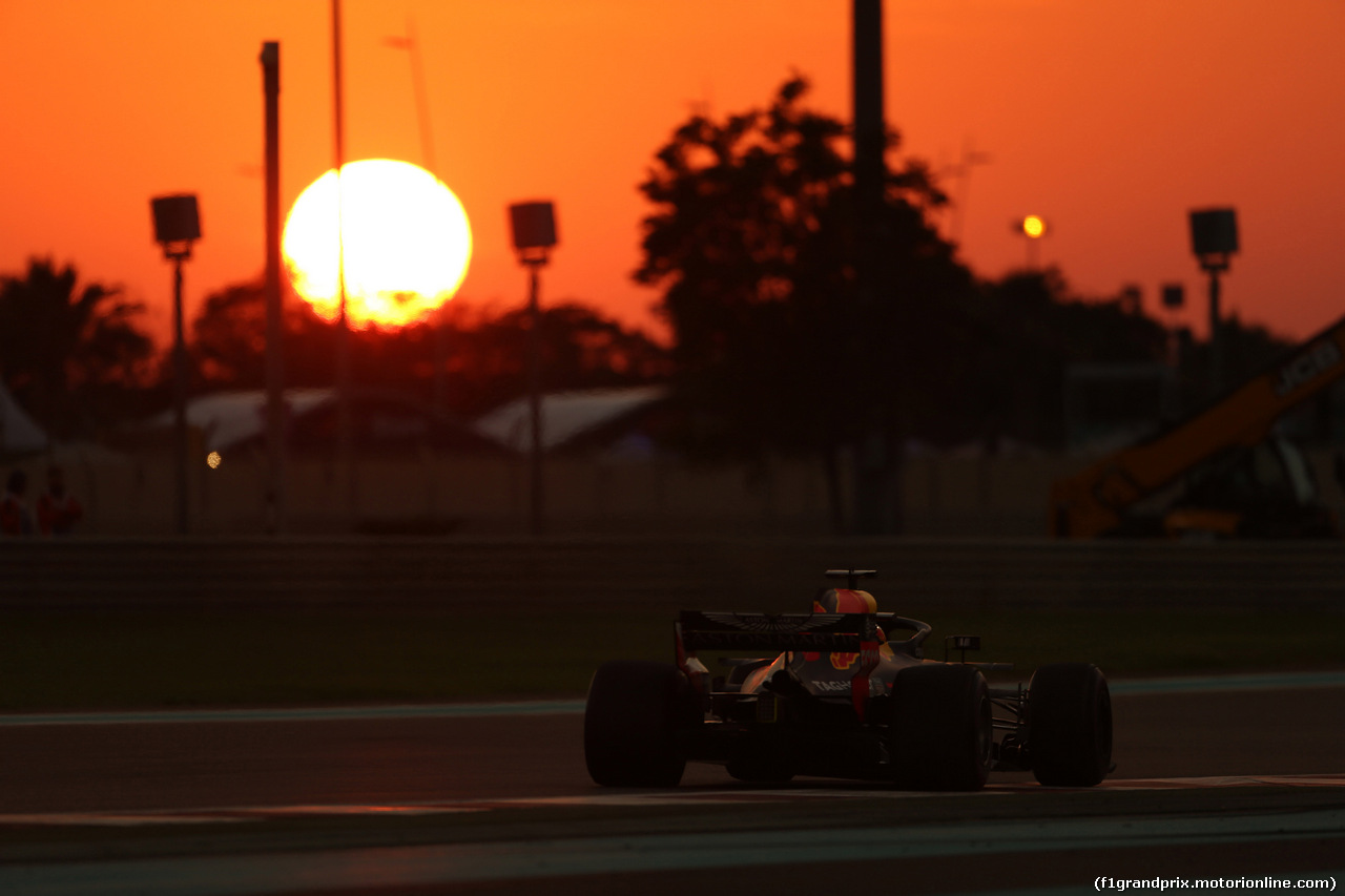 GP ABU DHABI, 23.11.2018 - Prove Libere 2, Daniel Ricciardo (AUS) Red Bull Racing RB14