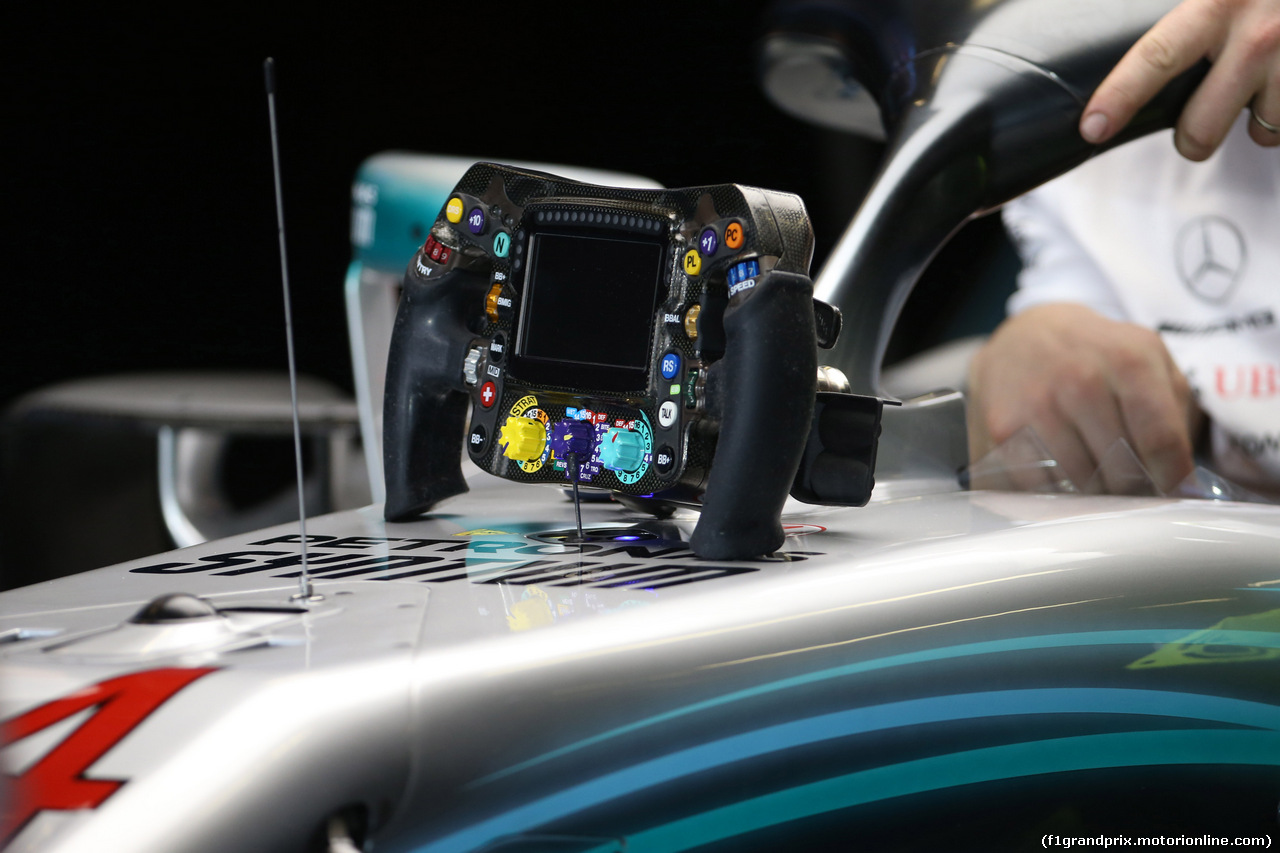 GP ABU DHABI, 23.11.2018 - Prove Libere 2, The steering wheel of Lewis Hamilton (GBR) Mercedes AMG F1 W09