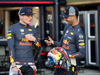 GP ABU DHABI, 22.11.2018 - Max Verstappen (NED) Red Bull Racing RB14 e Daniel Ricciardo (AUS) Red Bull Racing RB14