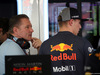 GP ABU DHABI, 23.11.2018 - Free Practice 1, Jos Verstappen (NED) e Max Verstappen (NED) Red Bull Racing RB14