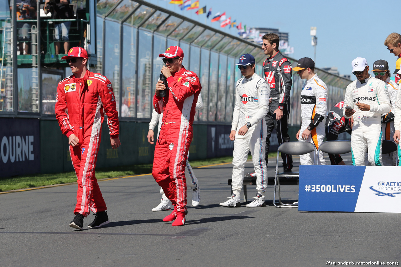 GP AUSTRALIA, 25.03.2018 - Kimi Raikkonen (FIN) Ferrari SF71H e Sebastian Vettel (GER) Ferrari SF71H