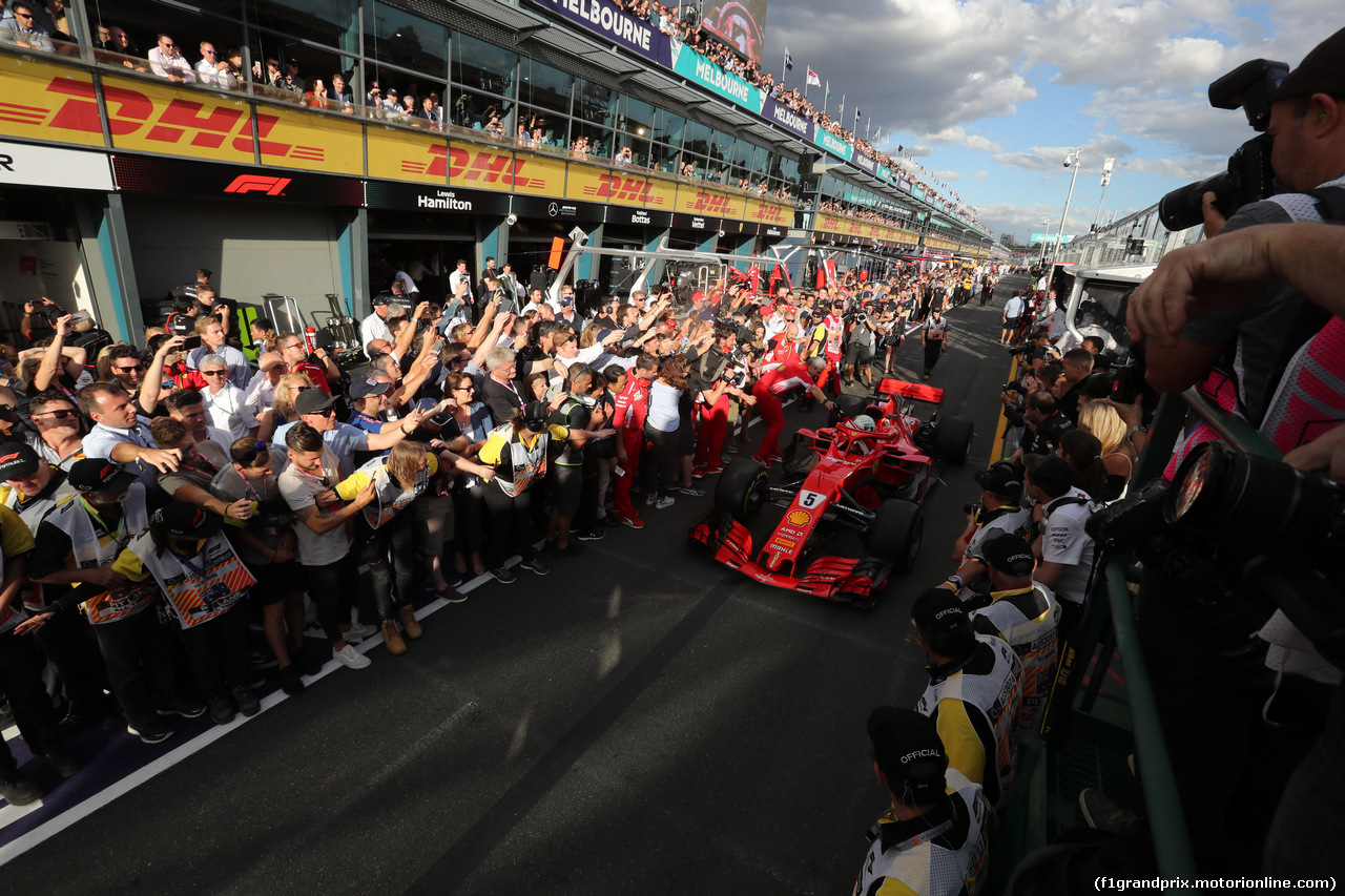 GP AUSTRALIA, 25.03.2018 - Gara, Sebastian Vettel (GER) Ferrari SF71H vincitore