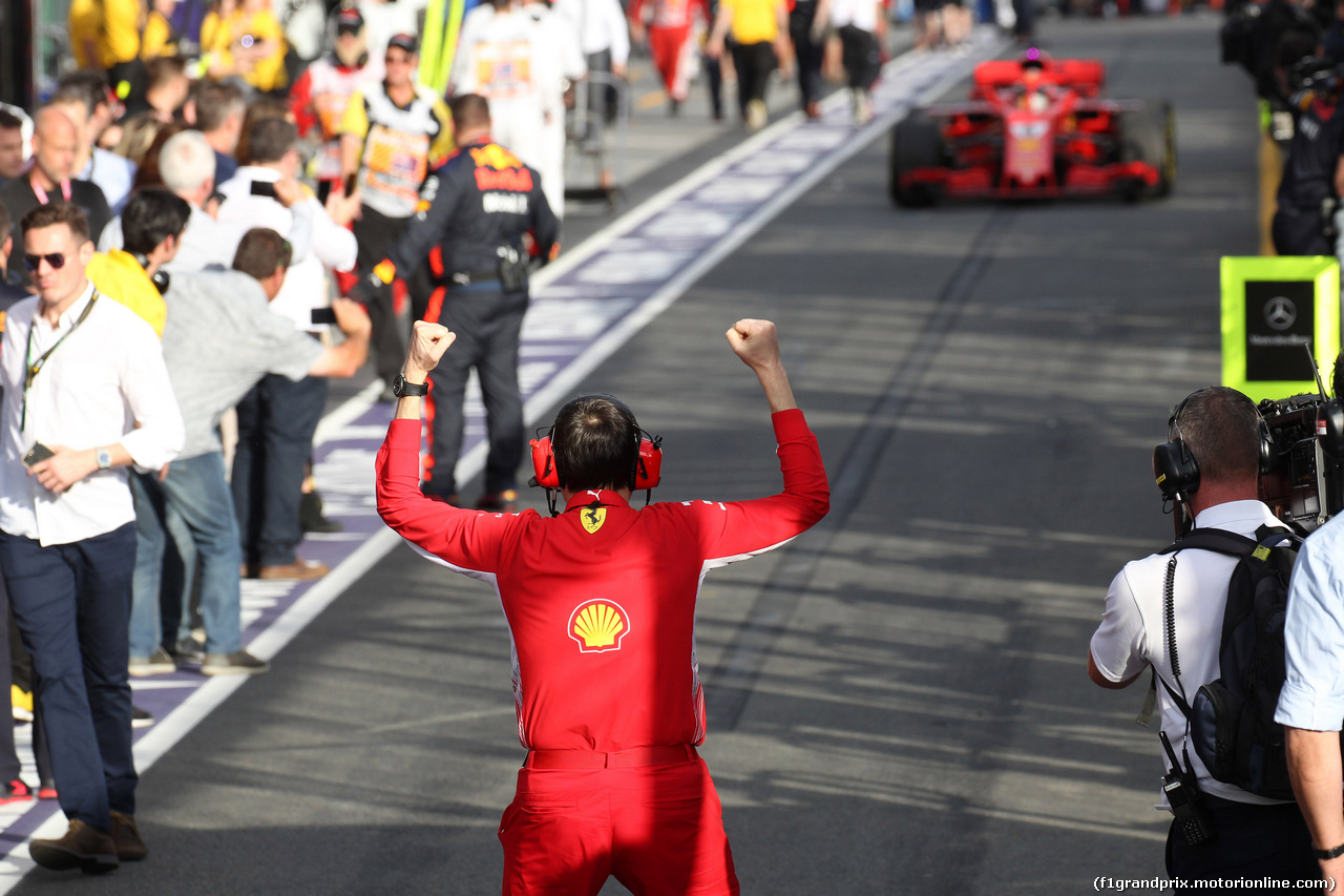 GP AUSTRALIA, 25.03.2018 - Gara, Riccardo Adami (ITA) Ferrari Gara Engineer e Sebastian Vettel (GER) Ferrari SF71H vincitore