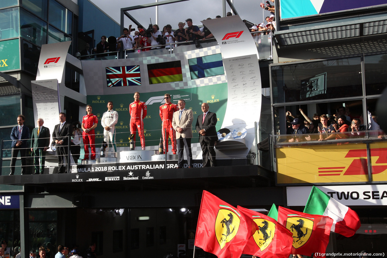 GP AUSTRALIA, 25.03.2018 - Gara, 1st place Sebastian Vettel (GER) Ferrari SF71H, 2nd place Lewis Hamilton (GBR) Mercedes AMG F1 W09 e 3rd place Kimi Raikkonen (FIN) Ferrari SF71H