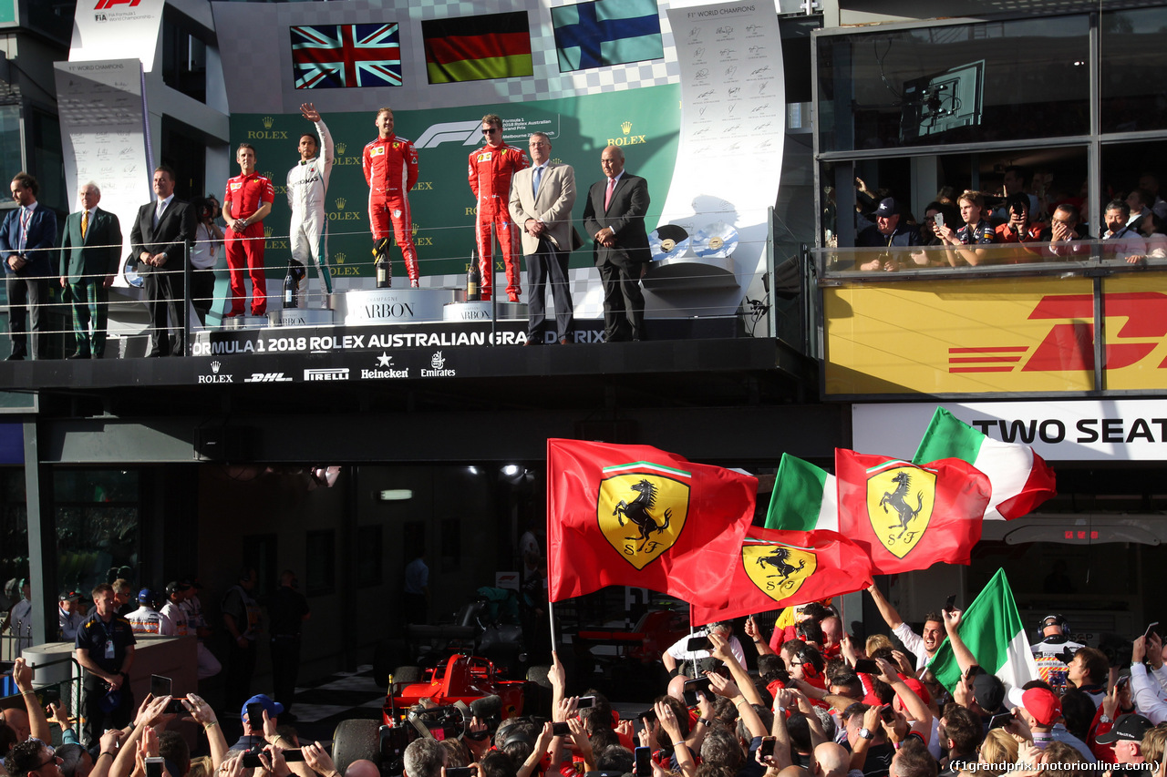 GP AUSTRALIA, 25.03.2018 - Gara, 1st place Sebastian Vettel (GER) Ferrari SF71H, 2nd place Lewis Hamilton (GBR) Mercedes AMG F1 W09 e 3rd place Kimi Raikkonen (FIN) Ferrari SF71H