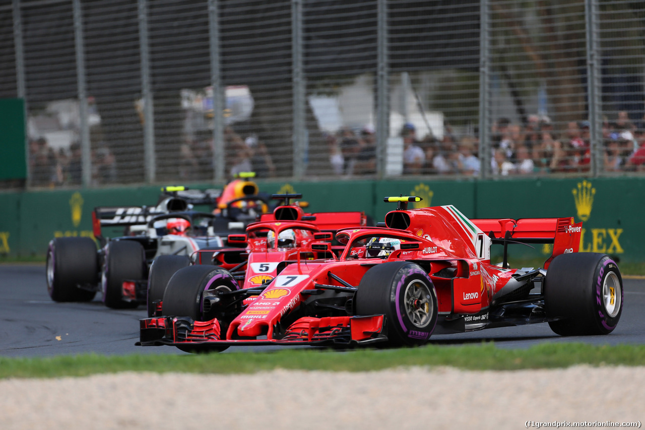 GP AUSTRALIA, 25.03.2018 - Gara, Kimi Raikkonen (FIN) Ferrari SF71H e Sebastian Vettel (GER) Ferrari SF71H