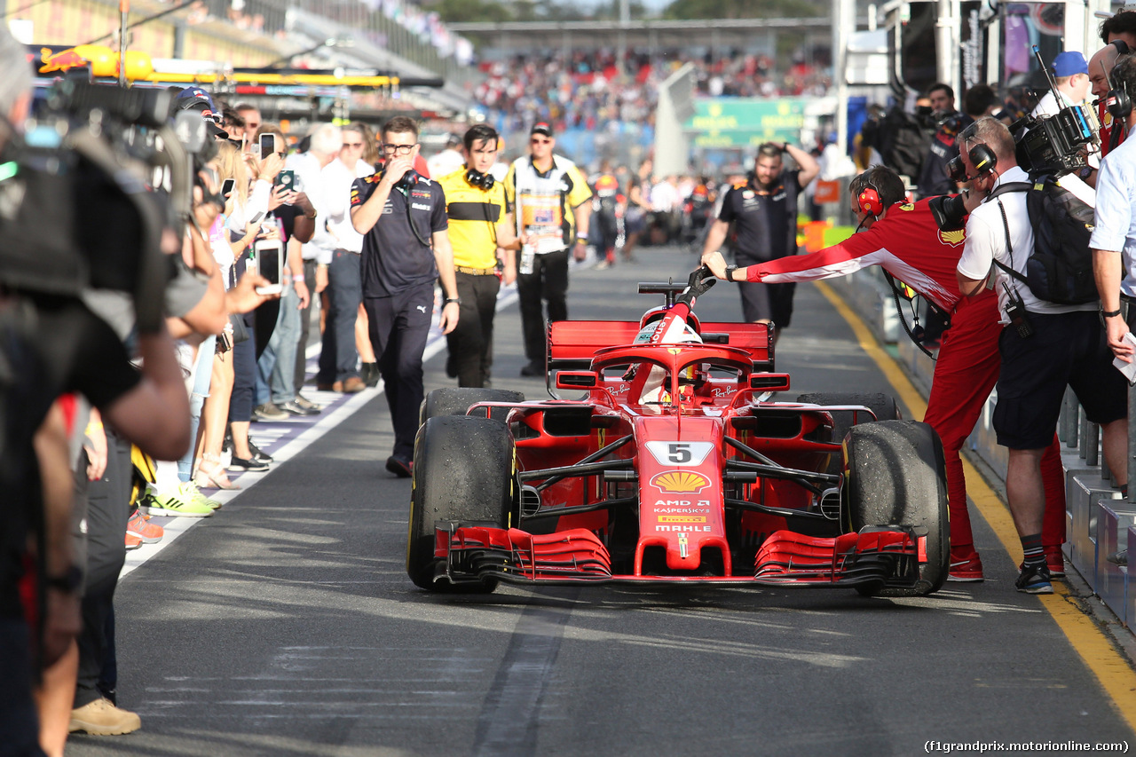 GP AUSTRALIA, 25.03.2018 - Gara, Sebastian Vettel (GER) Ferrari SF71H vincitore e Riccardo Adami (ITA) Ferrari Gara Engineer