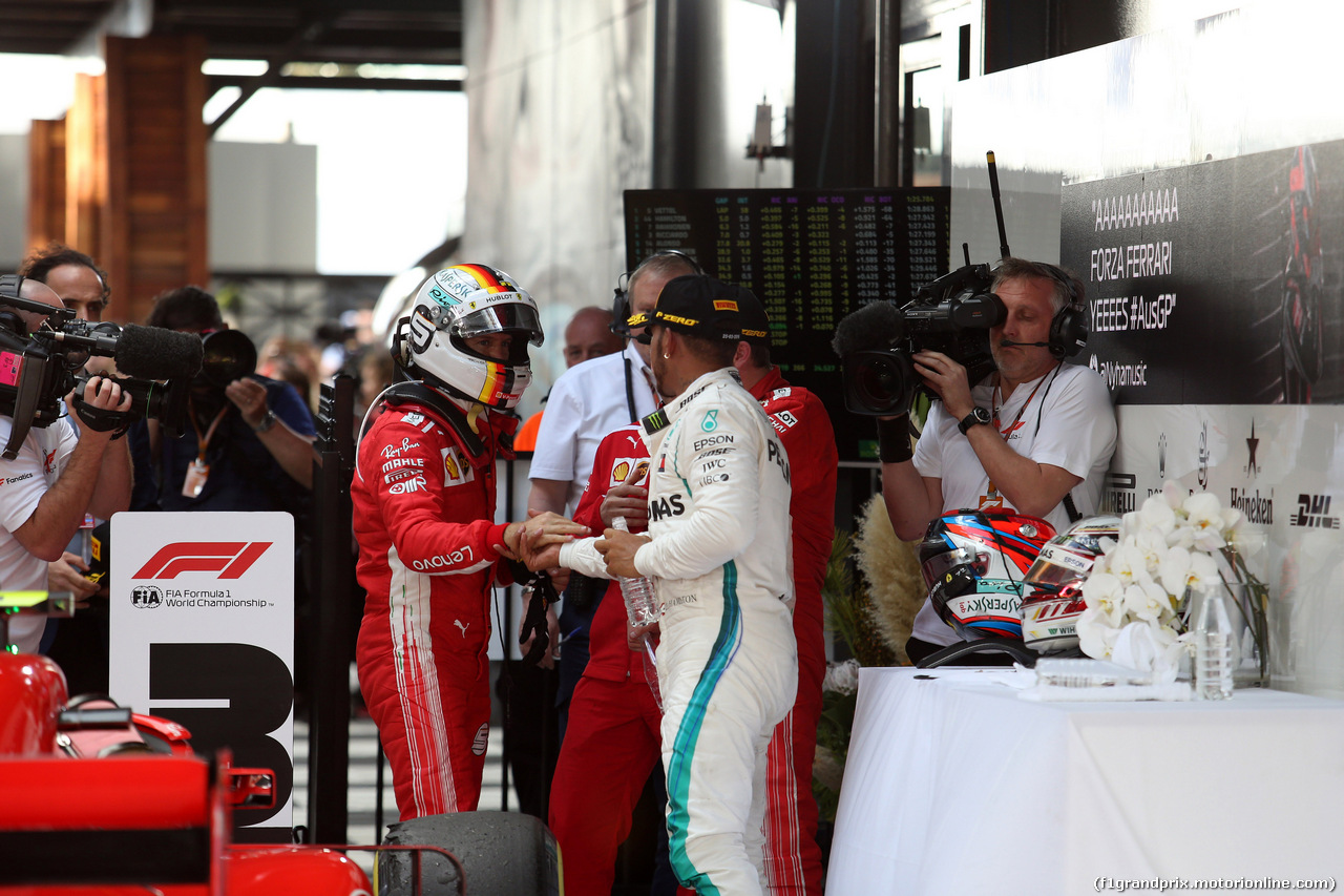 GP AUSTRALIA, 25.03.2018 - Gara, Sebastian Vettel (GER) Ferrari SF71H vincitore e 2nd place Lewis Hamilton (GBR) Mercedes AMG F1 W09