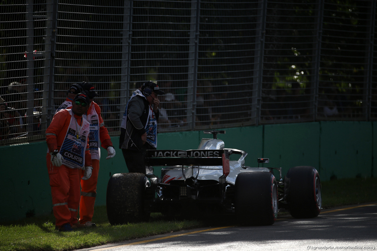 GP AUSTRALIA, 25.03.2018 - Gara, Romain Grosjean (FRA) Haas F1 Team VF-18 retires from the race