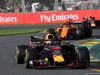 GP AUSTRALIA, 25.03.2018 - Gara, Daniel Ricciardo (AUS) Red Bull Racing RB14 davanti a Fernando Alonso (ESP) McLaren MCL33 na Max Verstappen (NED) Red Bull Racing RB14