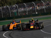 GP AUSTRALIA, 25.03.2018 - Gara, Fernando Alonso (ESP) McLaren MCL33 e Max Verstappen (NED) Red Bull Racing RB14