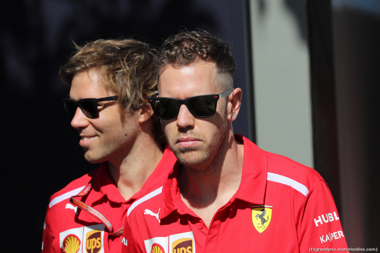 GP AUSTRALIA, 22.03.2018 - Antti Kontsas (FIN) Sebastian Vettel Personal Trainer e Sebastian Vettel (GER) Ferrari SF71H