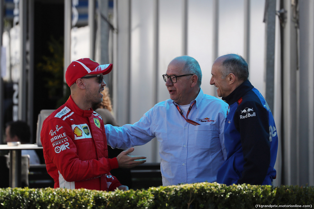 GP AUSTRALIA, 22.03.2018 - (L-R) Sebastian Vettel (GER) Ferrari SF71H e Franz Tost, Scuderia Toro Rosso, Team Principal