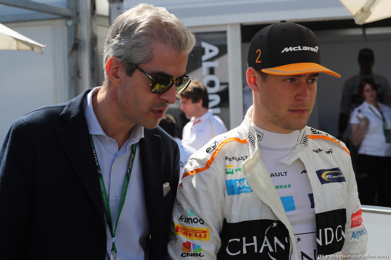 GP AUSTRALIA, 22.03.2018 - Alessandro Alunni Bravi (ITA) Driver Manager e Stoffel Vandoorne (BEL) McLaren MCL33