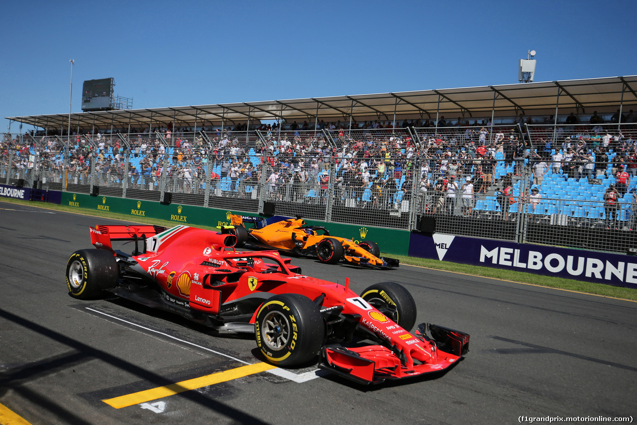 GP AUSTRALIA, 23.03.2018 - Prove Libere 1, Kimi Raikkonen (FIN) Ferrari SF71H e Fernando Alonso (ESP) McLaren MCL33