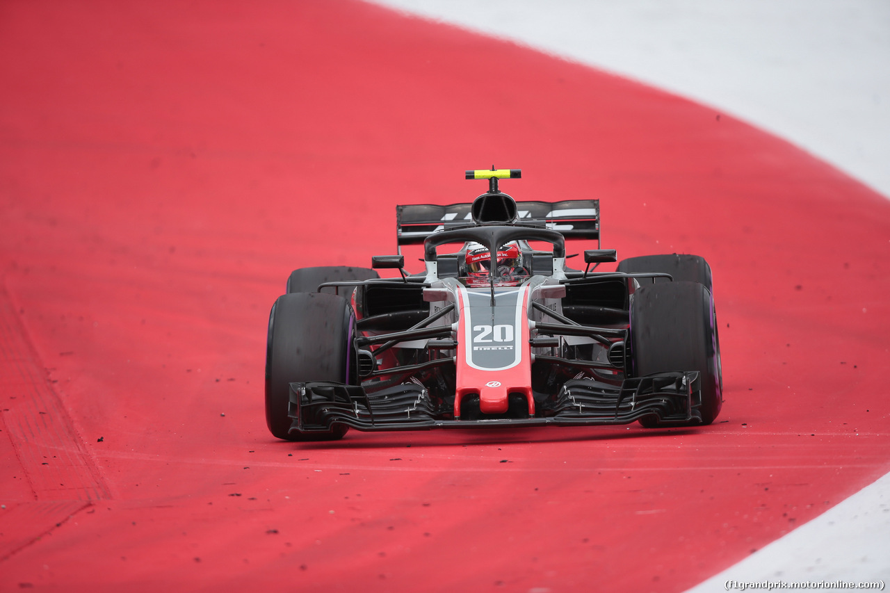 GP AUSTRIA, 30.06.2018- Qualifiche, Kevin Magnussen (DEN) Haas F1 Team VF-18 out of the track