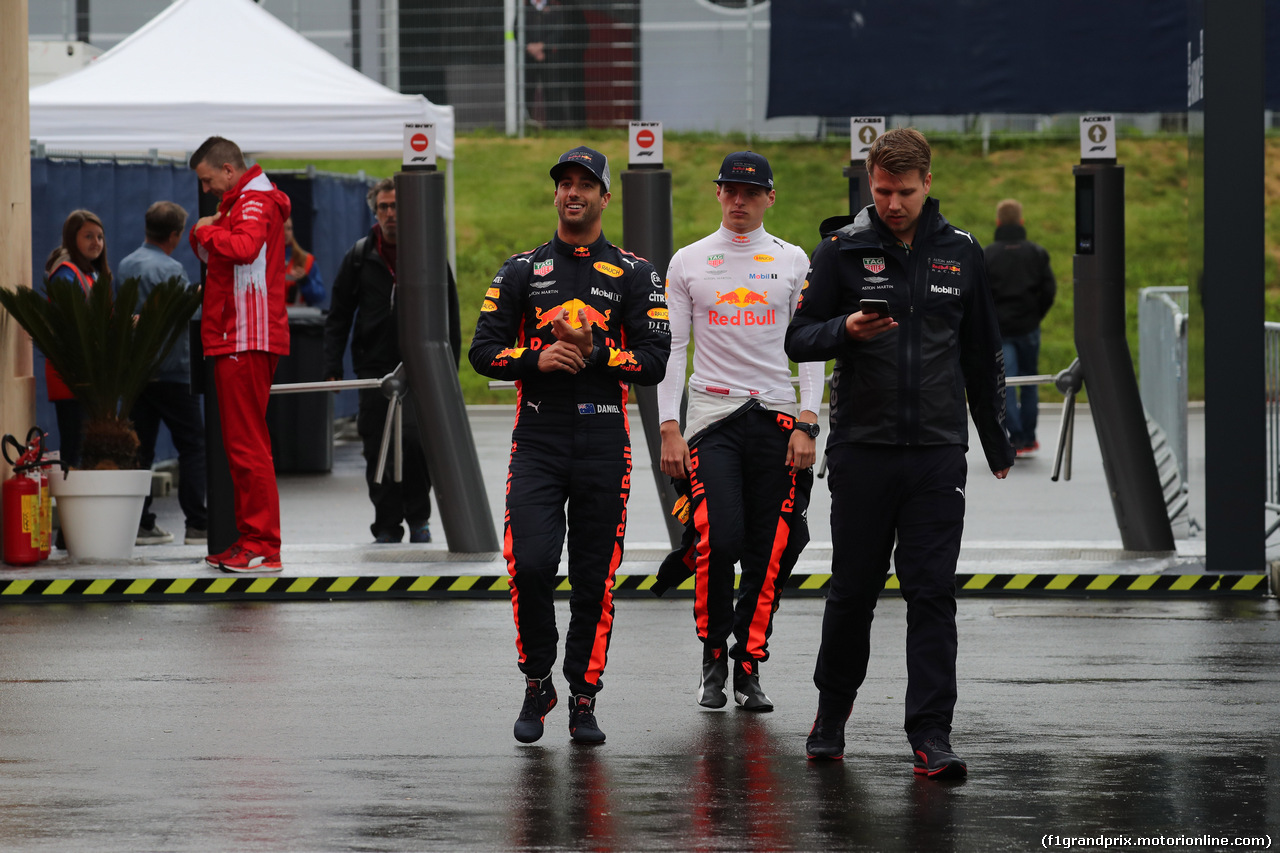 GP AUSTRIA, 28.06.2018- Daniel Ricciardo (AUS) Red Bull Racing RB14 e Max Verstappen (NED) Red Bull Racing RB14
