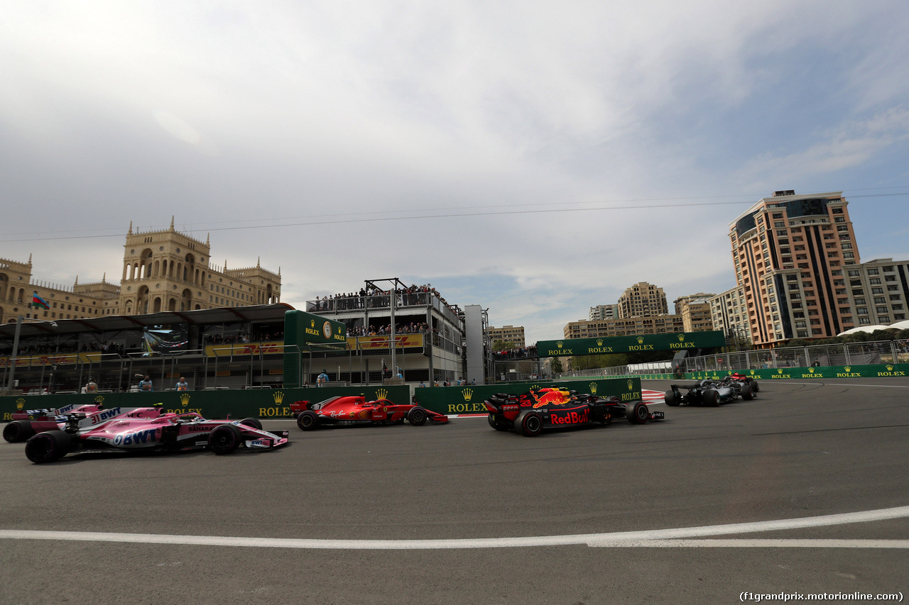 GP AZERBAIJAN, 29.04.2018 - Gara, Start of the race, Kimi Raikkonen (FIN) Ferrari SF71H